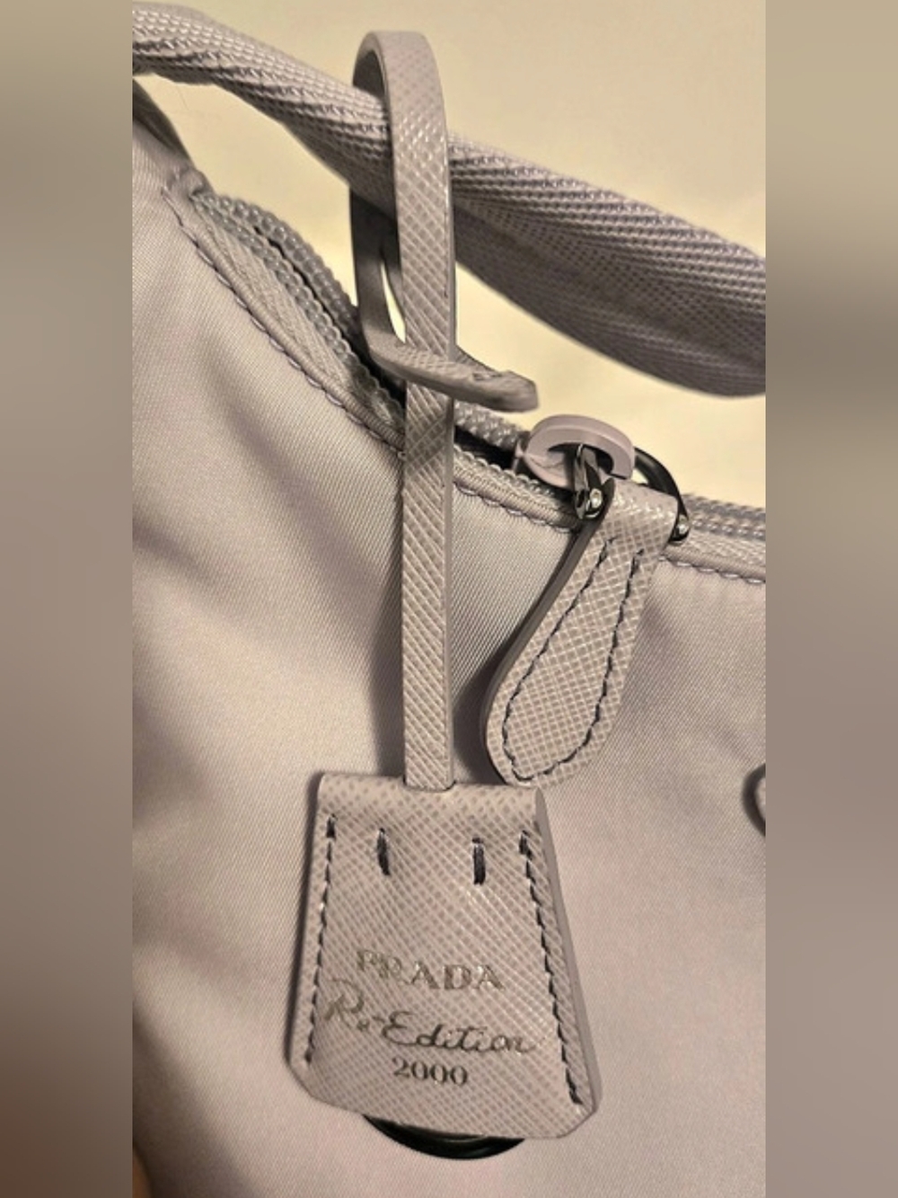 Authentic Prada Re-Edition 2000 👜 - Picture 12 of 12